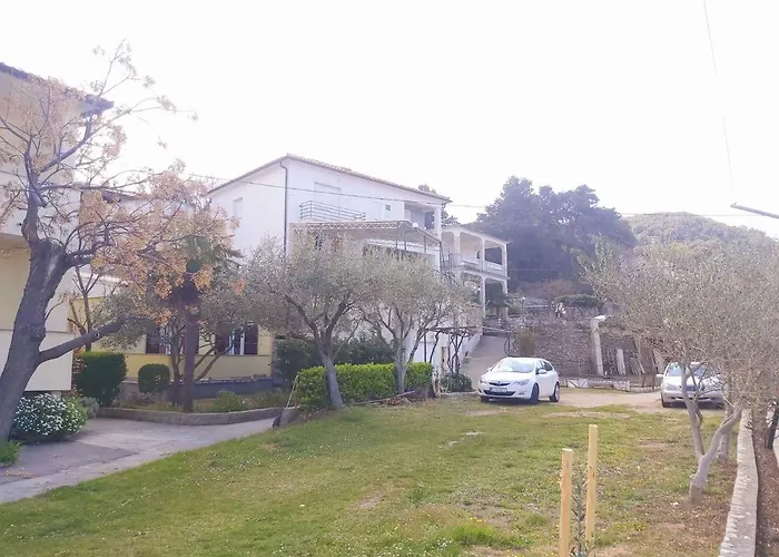 In Supetar - Insel Brac 42678 *